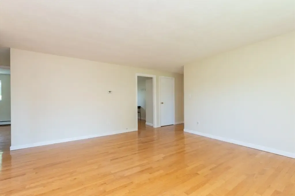 39 Berlin St, Clinton, MA 01510